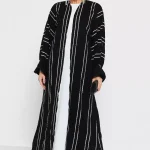 عباية مطرزة بياقة